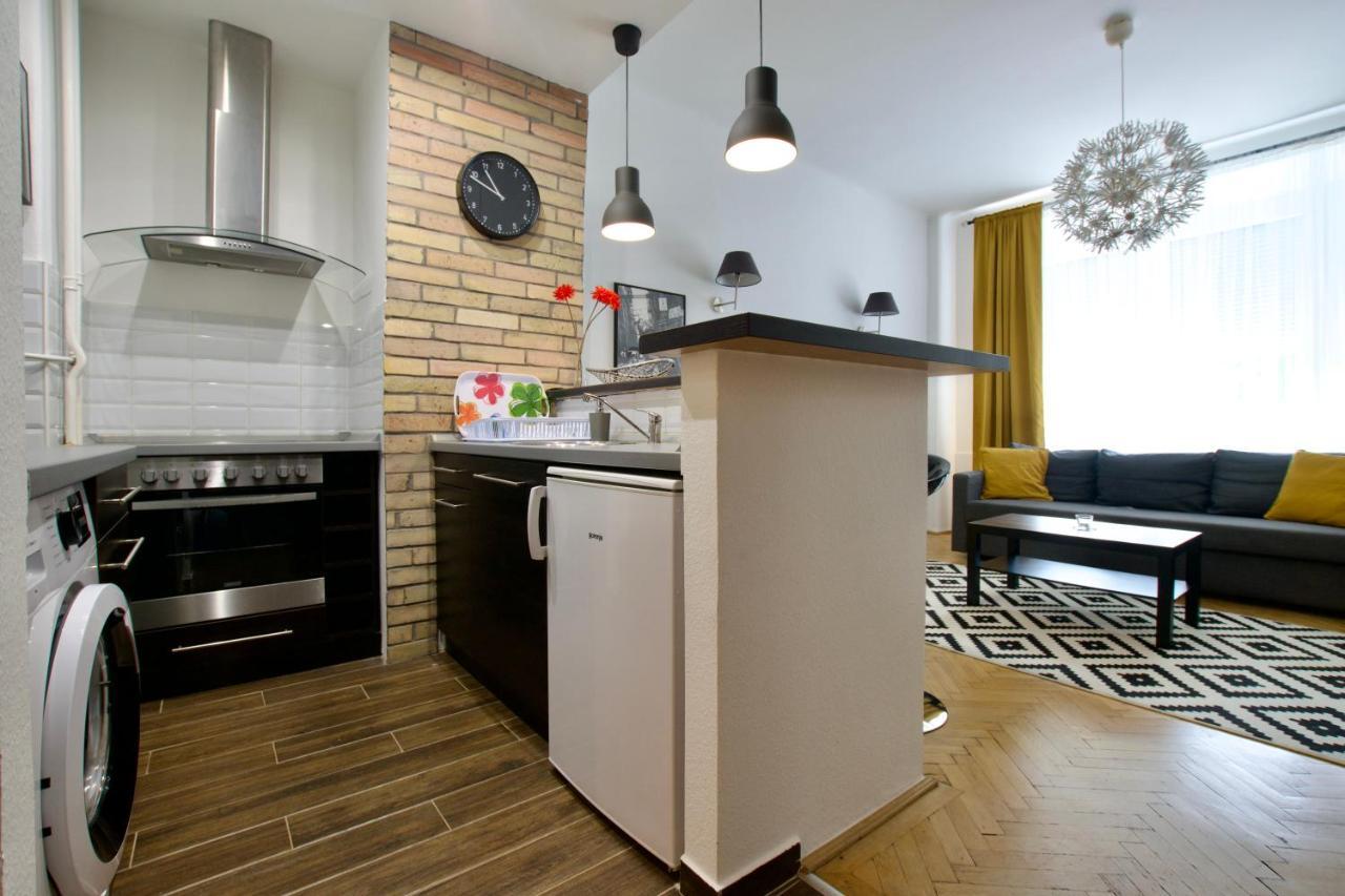 Standard Apartment By Hi5 - Center Of City Center Budapest Ngoại thất bức ảnh