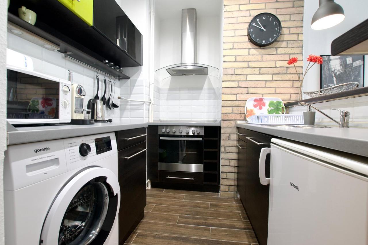 Standard Apartment By Hi5 - Center Of City Center Budapest Ngoại thất bức ảnh